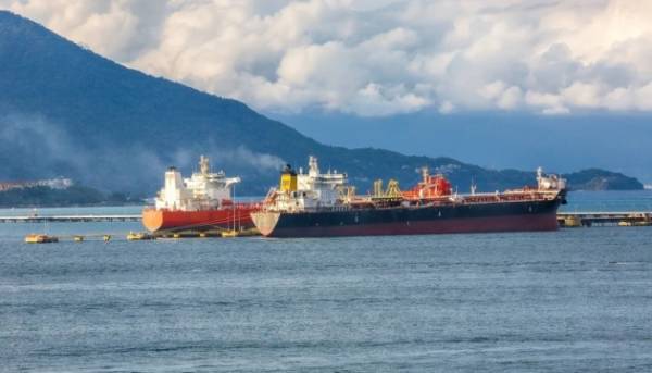 Російська Федерація не отримає вигоду з подорожчання нафти через негоду й удари безпілотників - Reuters 2