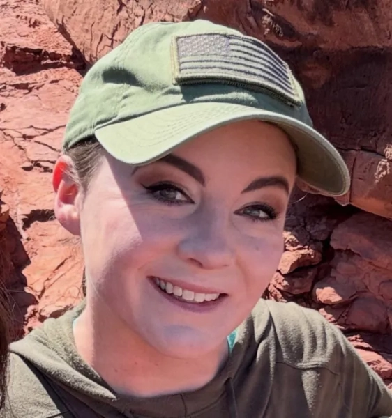 Недатоване зображення технічного сержанта Ешлі Б. Прюїтта, 34 роки, з Бардстауна, штат Кентуккі, який був призначений до 6-го авіакрила заправки в повітрі, дислокованого на авіабазі Макділл поблизу Тампи, штат Флорида, у нерозголошеному місці на цьому зображенні з роздаткового матеріалу, опублікованому 14 березня 2026 року. Прюїтт був одним із шести американських льотчиків, які загинули 12 березня 2026 року під час катастрофи літака-заправника KC-135, що підтримував атаки США на Іран. DVIDS/Роздатковий матеріал через REUTERS. ЦЕ ЗОБРАЖЕННЯ НАДАНО ТРЕТІМ СТОРОННИМ РЕФІЛЕМ - ДАТА ВИПУСКУ ВИПРОБУВАННЯ ВИПРАВЛЕНА З 