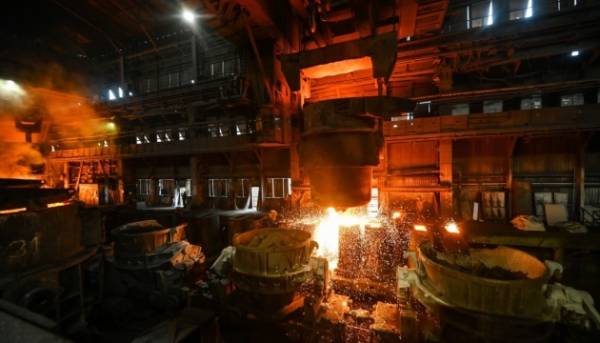 Металургійне виробництво в Україні і далі зменшується. 6