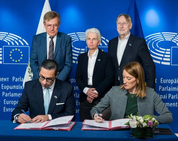 Очільниця Європарламенту затвердила кредит Україні на 90 мільярдів євро 4