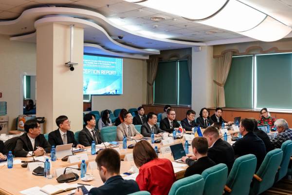 Україна має намір звести швидкісну залізничну лінію від Києва до рубежу. 8