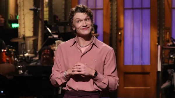 СУБОТНІЙ ВЕЧІР НАЖИВО -- Епізод 1897 -- На фото: Ведучий Коннор Сторрі під час Монологу в суботу, 28 лютого 2026 року -- (Фото: Вілл Хіт/NBC через Getty Images)