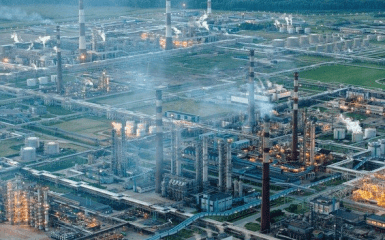 Нафтопереробний завод на Ленінградщині атаковано дронами, – скаржаться росіяни. 3 Нафтопереробний завод на Ленінградщині атаковано дронами, – скаржаться росіяни. 3