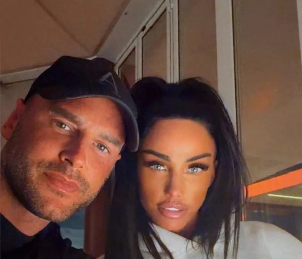 Кеті Прайс та Лі Ендрюс