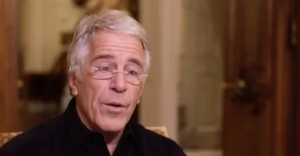 Моторошна відповідь Джеффрі Епштейна на запитання, чи він «сам диявол» 4 захоплення - ЖАХЛИВЕ ЗІЗНАННЯ Усміхненого Епштейна запитали про те, чи він