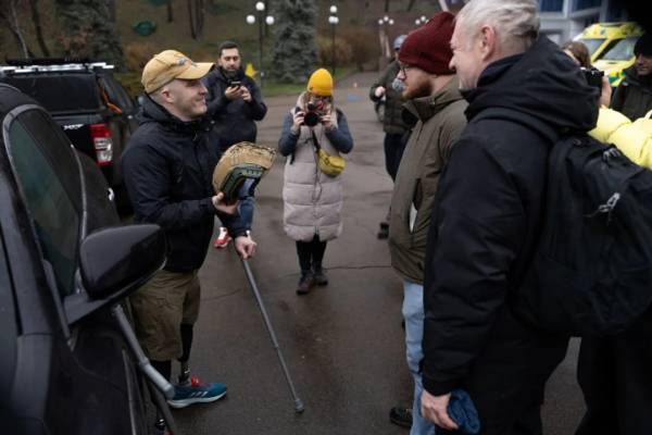 Чеська ініціатива "Пам'ять народу" відправляє в Україну більше 350 генераторів і медтехніки 5