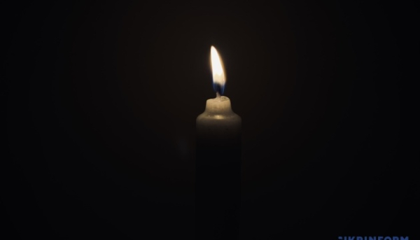 Померла 16-річна дівчина, яка взимку впала в яму з окропом у Києві