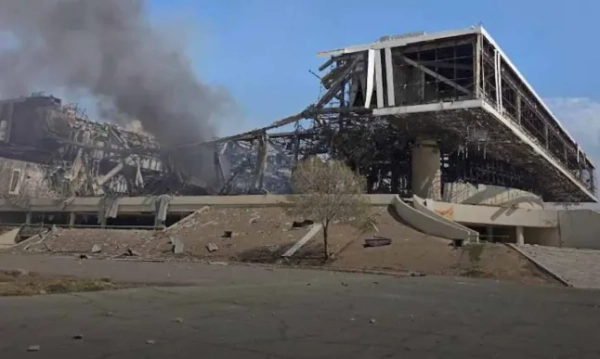 Ракетний удар знищив критий стадіон на 12 000 місць у тегеранському спортивному комплексі «Азаді» Без дозволу Іран Міжнародна Українська @IranIntl_En ? 1 год У четвер вранці ракетний удар знищив критий стадіон на 12 000 місць у тегеранському спортивному комплексі «Азаді», повідомили іранські державні ЗМІ. Раніше повідомлялося, що деякі стадіони в різних містах використовуються для розміщення військових, сил безпеки та техніки для їх захисту від можливих ударів США та Ізраїлю.