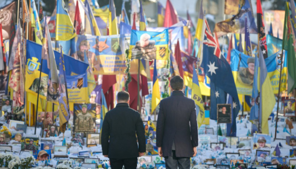 Зеленський: Під час покладання квітів на Майдані з Рютте російський літак вийшов на пусковий рубіж