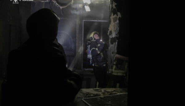 На Хрещатику ліквідували пожежу в готелі