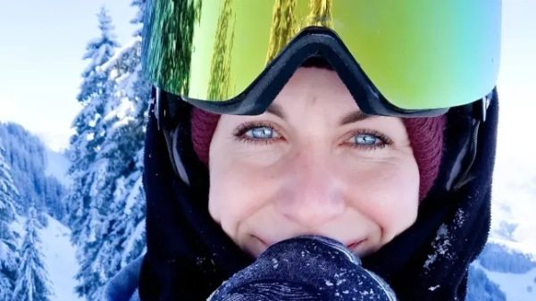 Альпініст, який "кинув" дівчину на вершині гори, зробив те саме з колишньою та судом 10 33-річна Керстін Гюртнер загинула лише за 45 метрів під вершиною 3824-метрової гори Гроссглокнер у січні минулого року, коли температура впала до мінус 20°C. Її партнеру по скелелазінню та хлопцю, 39-річному Томасу Пламбергеру, тепер висунуто звинувачення у вбивстві з необережності після того, як прокурори дійшли висновку, що він залишив її «виснаженою, переохолодженою та дезорієнтованою» в темряві, поки сам спускався. Фото взято з https://www.instagram.com/kerstin6391/