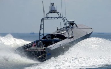 Флот України показав кадри ліквідації судна РФ біля Тендрівської коси. 2