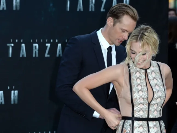 ЛОНДОН, АНГЛІЯ – 5 ЛИПНЯ: Александр Скарсгард та Марго Роббі відвідали європейську прем'єру фільму «Легенда про Тарзана» в театрі Odeon Leicester Square 5 липня 2016 року в Лондоні, Англія. (Фото Ентоні Харві/Getty Images)