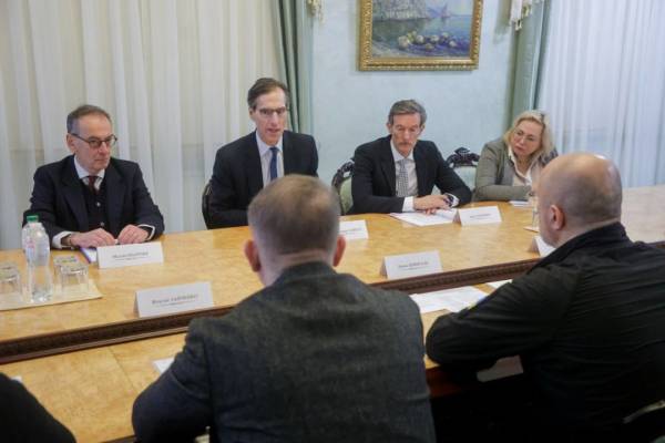 Україна планує нові енергетичні ініціативи з ЄБРР – Денис Шмигаль 5