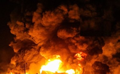 Українські захисники завдали удару по авіаремонтному підприємству в Новгородській області Росії. 2