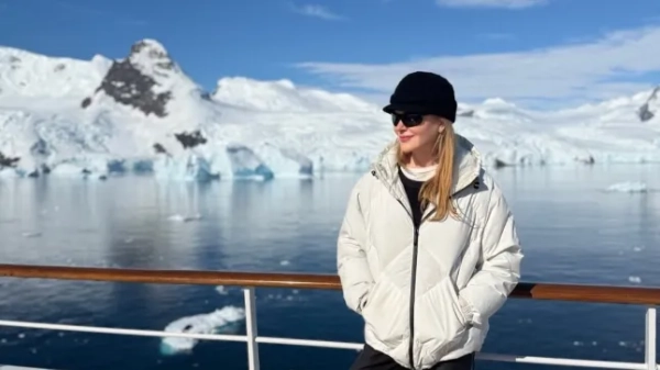 Ніколь Кідман бере з собою дочок-двійників у подорож на тлі чуток про те, що Кіт Урбан «рухався далі» 14