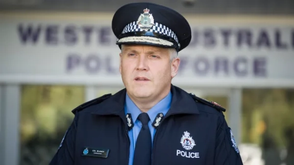 Комісар поліції Західної Австралії полковник Бланш виступає перед ЗМІ під час прес-конференції біля штаб-квартири поліції Західної Австралії в Перті в середу, 5 квітня 2023 року. (Зображення AAP/Аарон Банч) БЕЗ АРХІВУВАННЯ 11941315 13833001