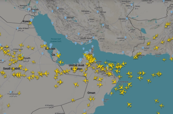 Мапа Flightradar24, що показує літаки в регіоні Перської затоки.