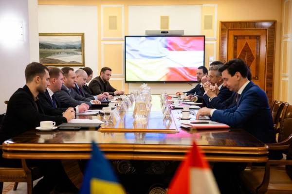 Україна й Австрія налагоджуватимуть взаємодію в галузі автошляхів та зведення житла. 4