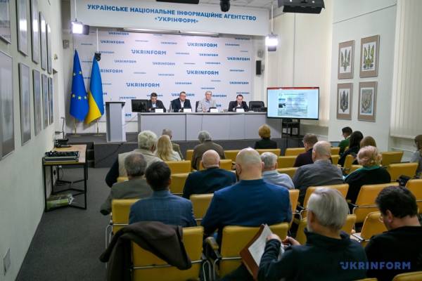 МАГАТЕ стало лише "листоношею" між воюючими сторонами - фахівець 6