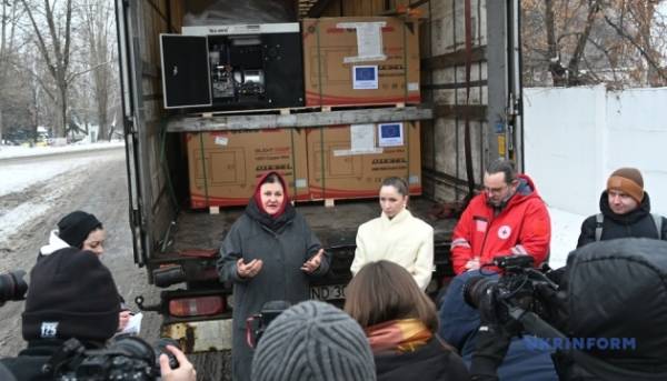 Україна отримала від союзників устаткування резервного енергопостачання потужністю понад 145 МВт. 41