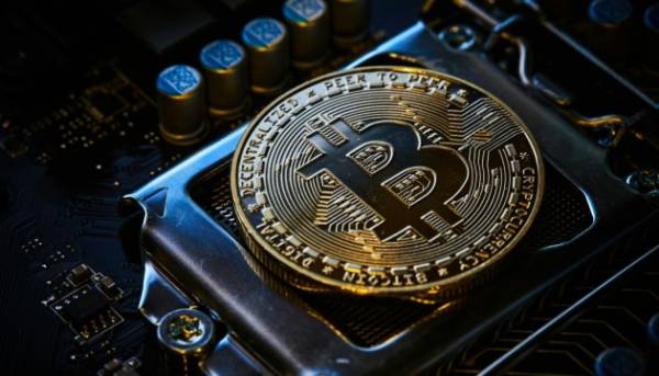 Крипто ринок знецінився на $2 трильйони через падіння біткойна — The Guardian 2