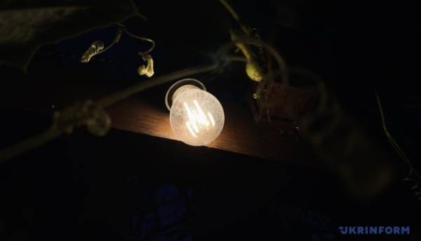 У суботу погодинні відключення електроенергії запровадять по всій Україні, повідомляє "Укренерго". 2