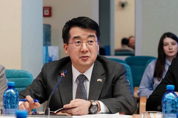 Україна має намір звести швидкісну залізничну лінію від Києва до рубежу. 6