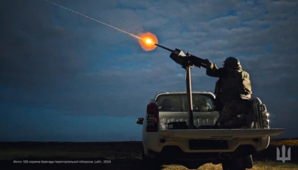 У Києві ППО працює по безпілотниках, зафіксоване падіння уламків