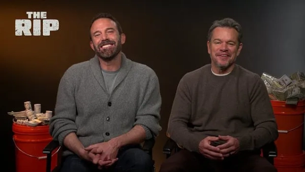 Метт Деймон визнає, що сценарії Netflix змінюються через звички глядачів користуватися телефонами. 2