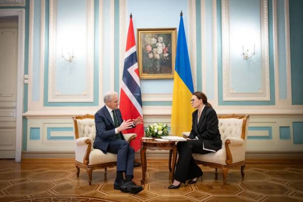 Норвегія виділяє Україні 9 мільярдів доларів до 2026 року. 4