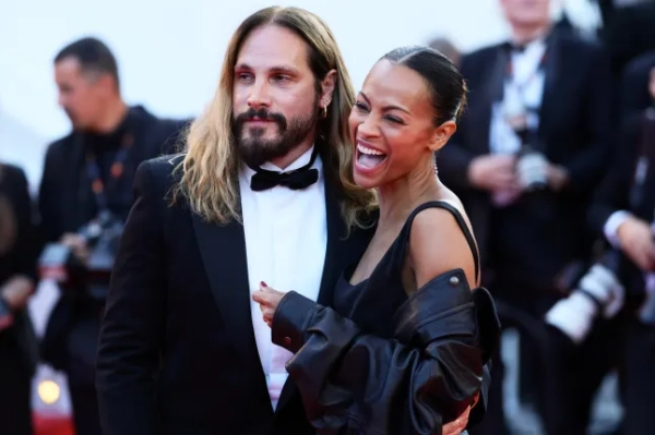 8 бурхливих стосунків зі знаменитостями: Кеті Прайс виходить заміж після тижневого роману 11