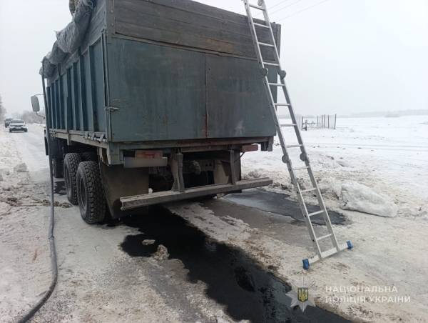 У Сумській області виявили злочинців, що крали нафту з нафтопроводу. 17