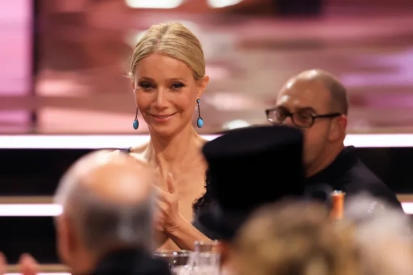 Гвінет Пелтроу потрапила в незручне становище з одягом на першій за 26 років церемонії вручення премії "Актор" 4