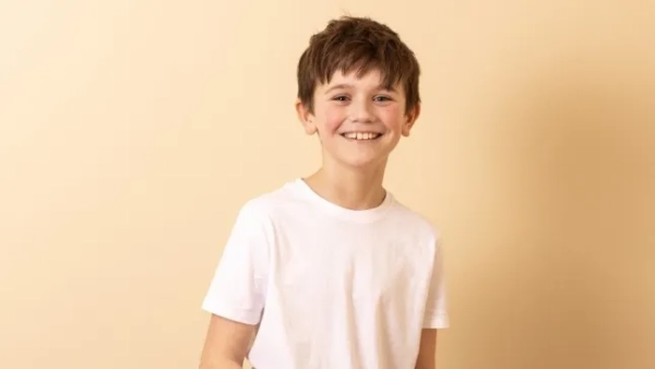 9-річний хлопчик став першим у Великій Британії, якому зробили новаторську операцію з подовження ніг 10